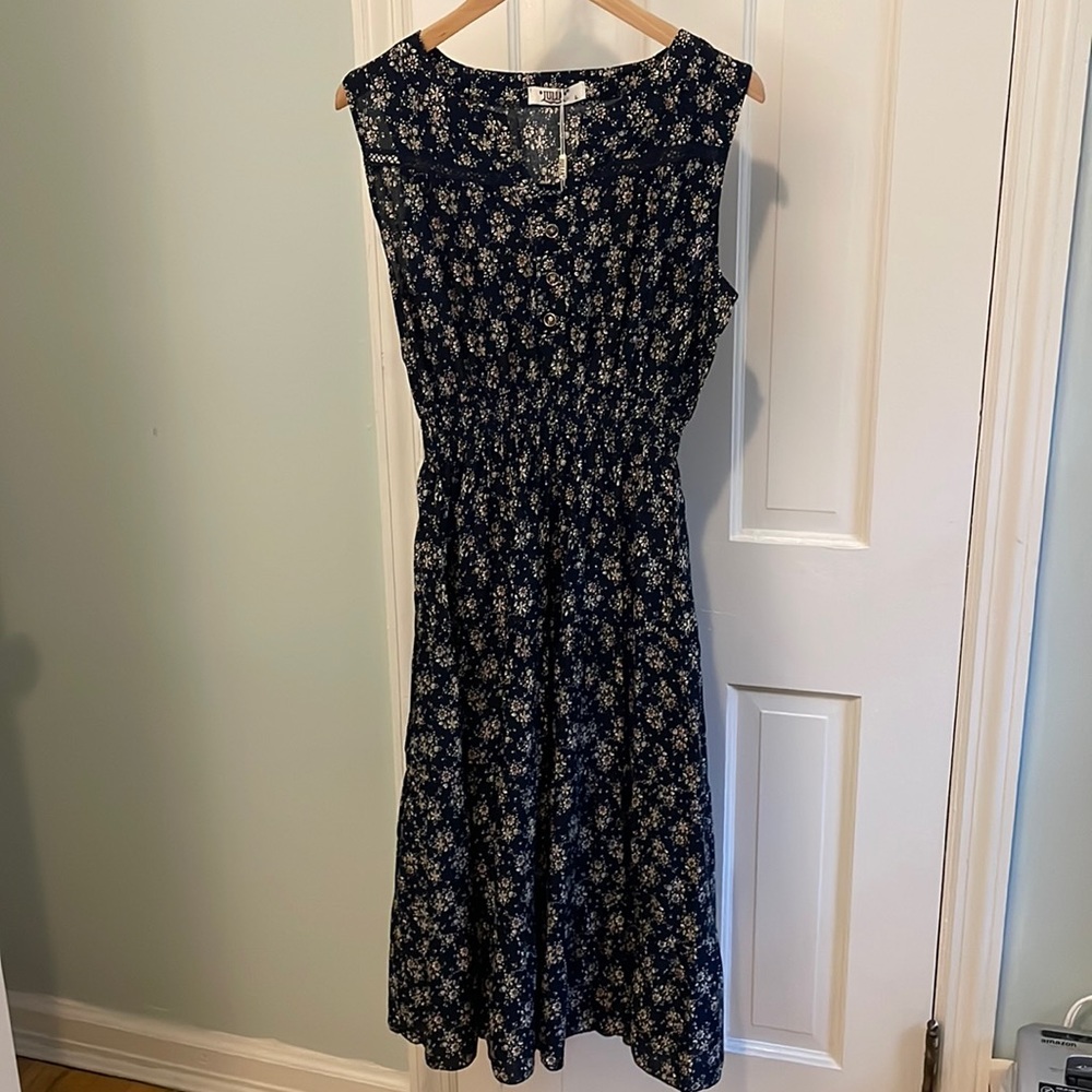 Julia’s Women sleeveless maxi dress. Brand new. Navy blue